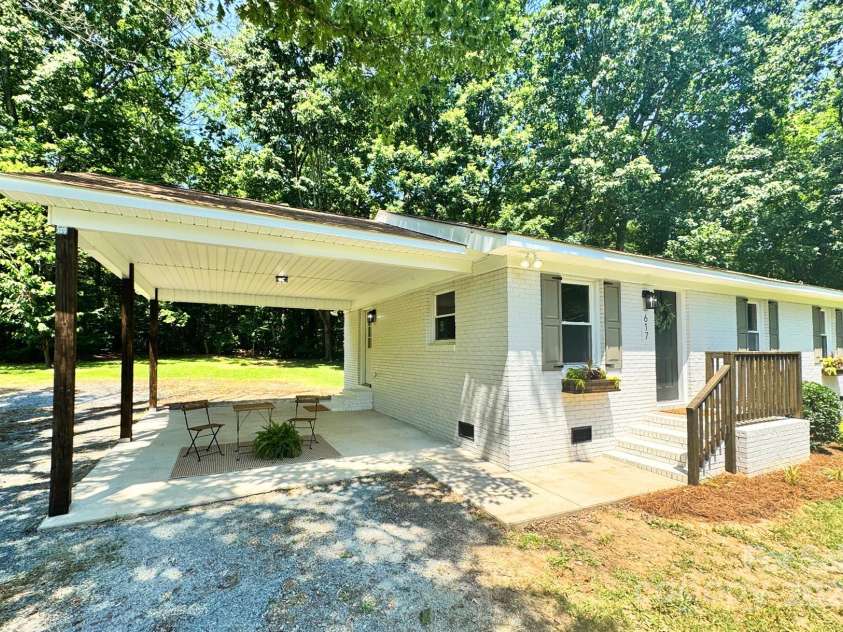 617 Rock Hill Church Road, Matthews, NC 28104.  MLS# CAR4274427, YatesRealty ID 22850. Tranquil Setting