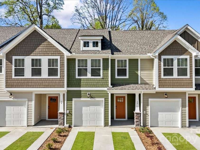 12 Moon Haven Way, Arden, NC 28704.  MLS# CAR4256985, YatesRealty ID 22851. 