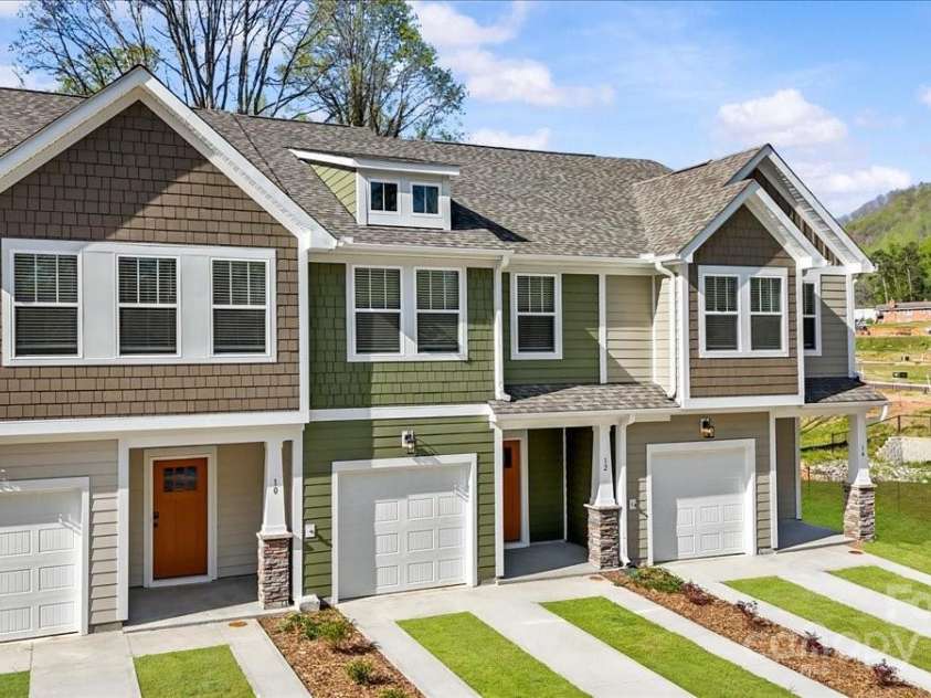 12 Moon Haven Way, Arden, NC 28704.  MLS# CAR4256985, YatesRealty ID 22851. 