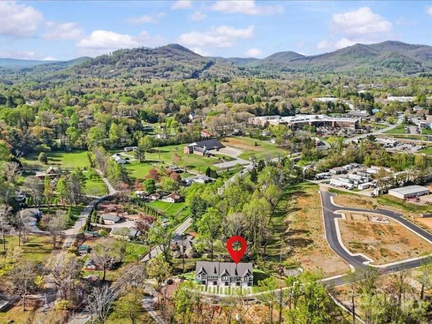 12 Moon Haven Way, Arden, NC 28704.  MLS# CAR4256985, YatesRealty ID 22851. 