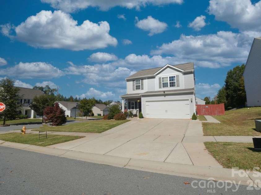 9728 Crooms Court, Charlotte, NC 28215.  MLS# CAR4382594, YatesRealty ID 22852. 