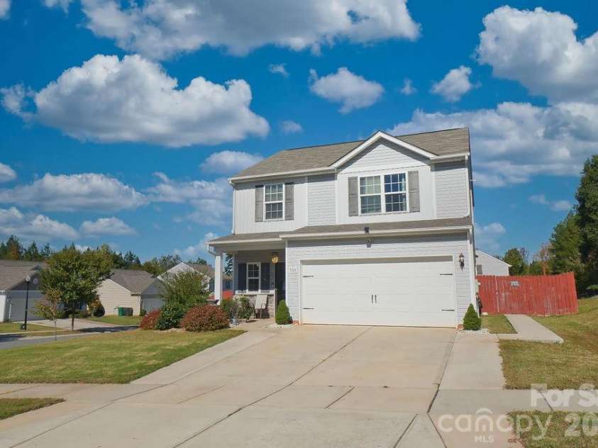 9728 Crooms Court, Charlotte, NC 28215.  MLS# CAR4382594, YatesRealty ID 22852. 