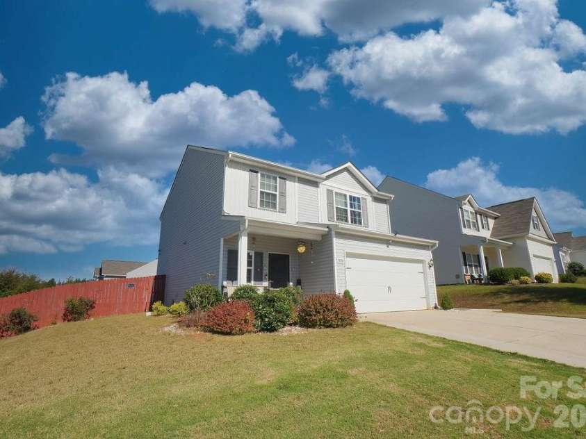 9728 Crooms Court, Charlotte, NC 28215.  MLS# CAR4382594, YatesRealty ID 22852. 
