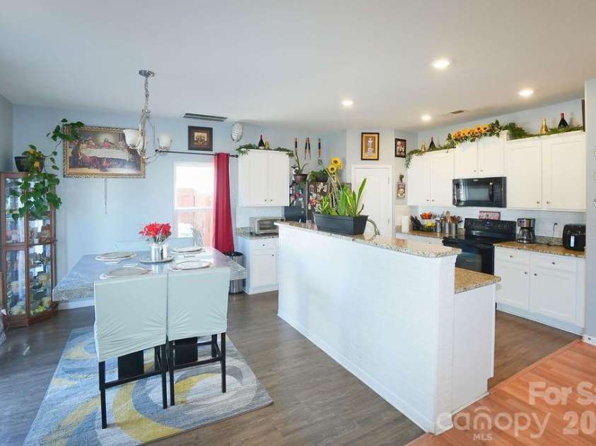 9728 Crooms Court, Charlotte, NC 28215.  MLS# CAR4382594, YatesRealty ID 22852. 