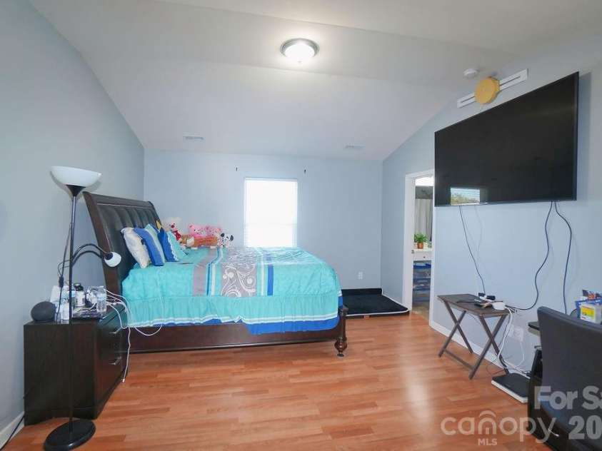 9728 Crooms Court, Charlotte, NC 28215.  MLS# CAR4382594, YatesRealty ID 22852. 