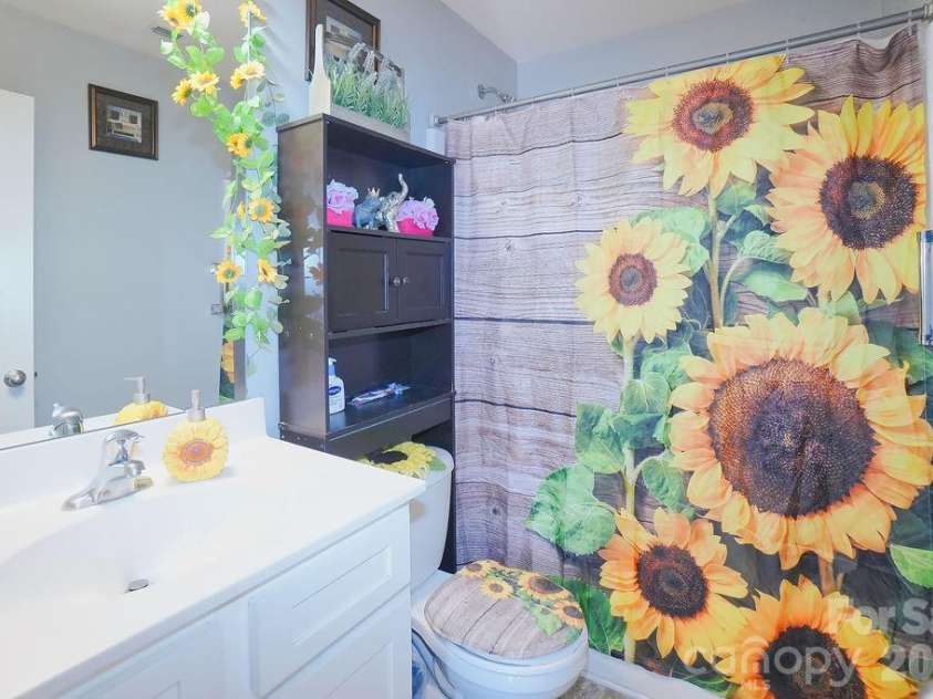 9728 Crooms Court, Charlotte, NC 28215.  MLS# CAR4382594, YatesRealty ID 22852. 