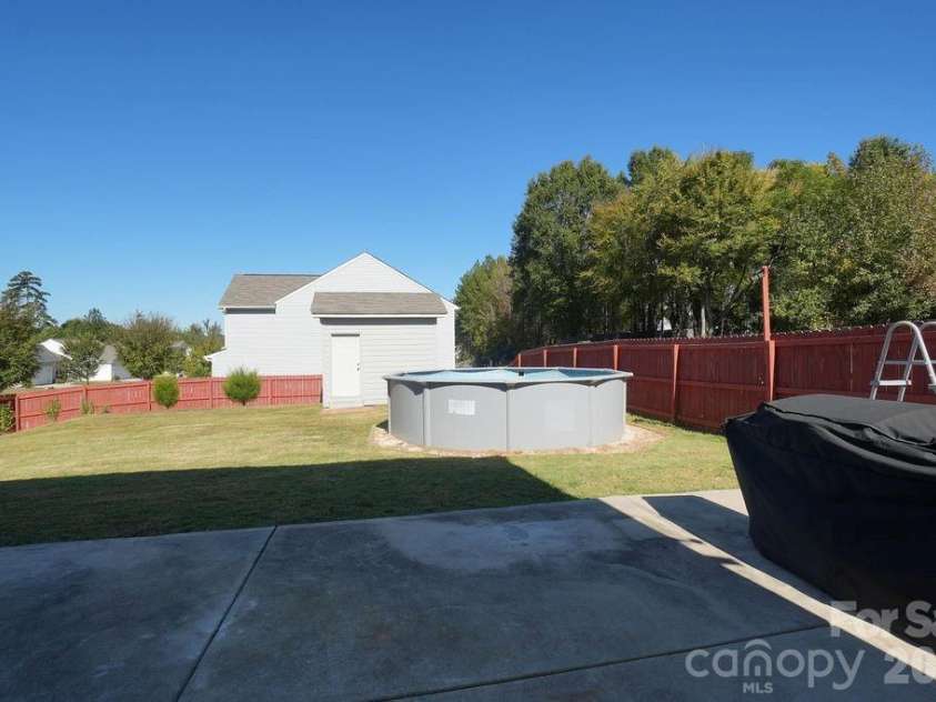 9728 Crooms Court, Charlotte, NC 28215.  MLS# CAR4382594, YatesRealty ID 22852. 
