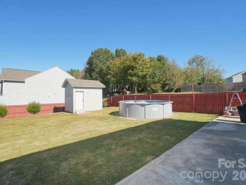 9728 Crooms Court, Charlotte, NC 28215.  MLS# CAR4382594, YatesRealty ID 22852. 