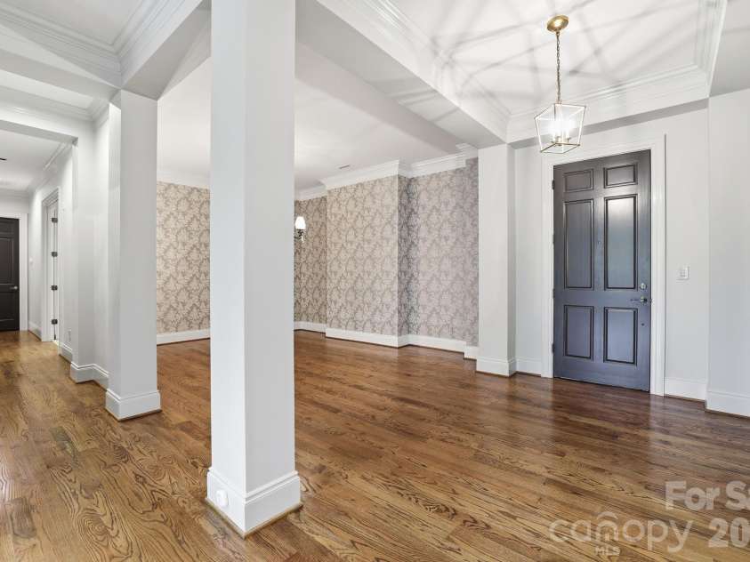 168 Cherokee Road, Charlotte, NC 28207.  MLS# CAR4382102, YatesRealty ID 22853. 