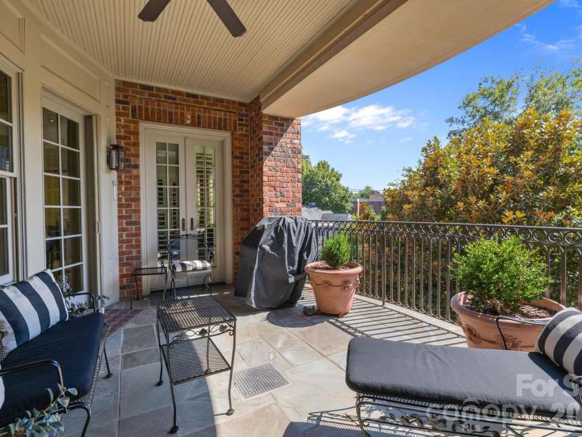 168 Cherokee Road, Charlotte, NC 28207.  MLS# CAR4382102, YatesRealty ID 22853. 