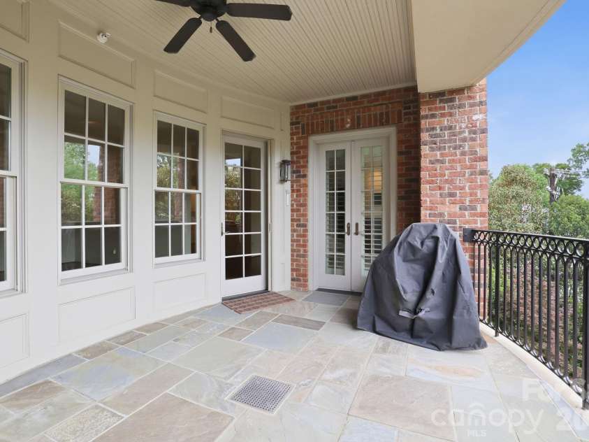168 Cherokee Road, Charlotte, NC 28207.  MLS# CAR4382102, YatesRealty ID 22853. 