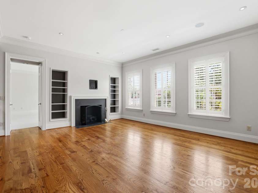 168 Cherokee Road, Charlotte, NC 28207.  MLS# CAR4382102, YatesRealty ID 22853. 