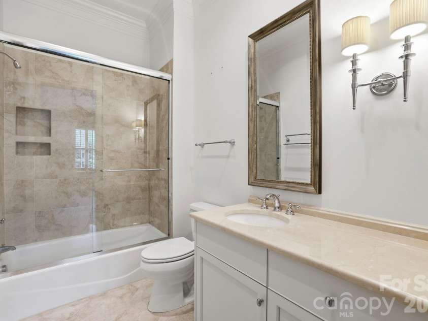 168 Cherokee Road, Charlotte, NC 28207.  MLS# CAR4382102, YatesRealty ID 22853. 