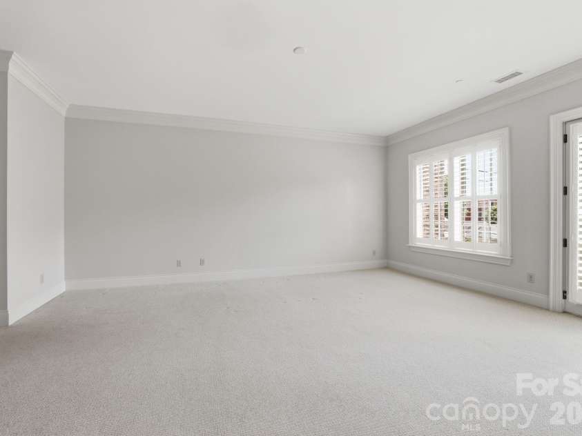 168 Cherokee Road, Charlotte, NC 28207.  MLS# CAR4382102, YatesRealty ID 22853. Primary bedroom
