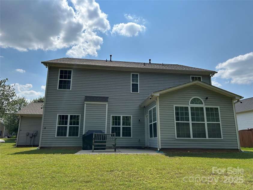 5009 Brook Valley Run, Monroe, NC 28110.  MLS# CAR4269911, YatesRealty ID 22854. 