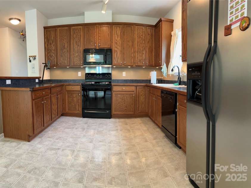 5009 Brook Valley Run, Monroe, NC 28110.  MLS# CAR4269911, YatesRealty ID 22854. 