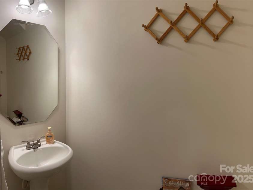 5009 Brook Valley Run, Monroe, NC 28110.  MLS# CAR4269911, YatesRealty ID 22854. 