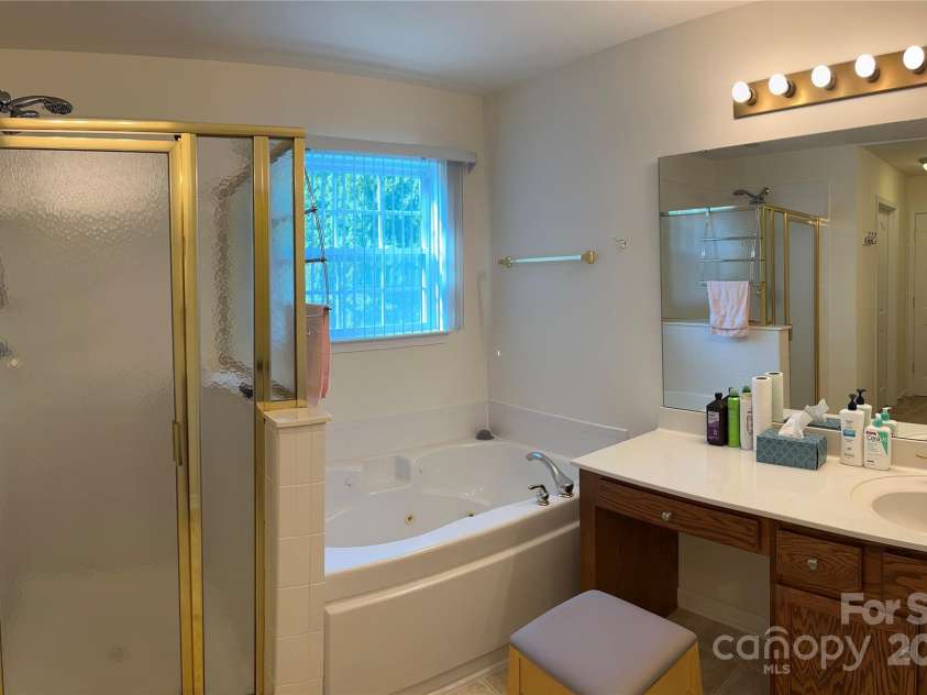 5009 Brook Valley Run, Monroe, NC 28110.  MLS# CAR4269911, YatesRealty ID 22854. 