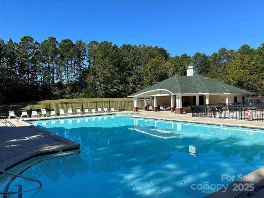 5009 Brook Valley Run, Monroe, NC 28110.  MLS# CAR4269911, YatesRealty ID 22854. 