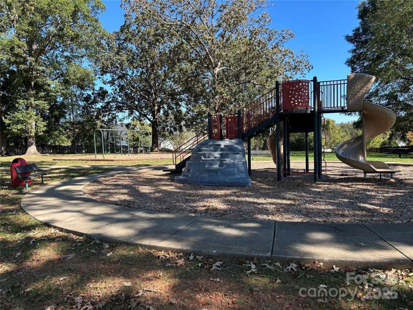 5009 Brook Valley Run, Monroe, NC 28110.  MLS# CAR4269911, YatesRealty ID 22854. 