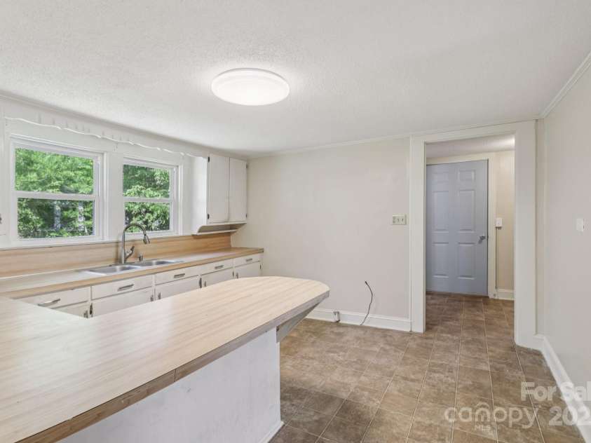 1626 Park Avenue, Albemarle, NC 28001.  MLS# CAR4272488, YatesRealty ID 22855. 