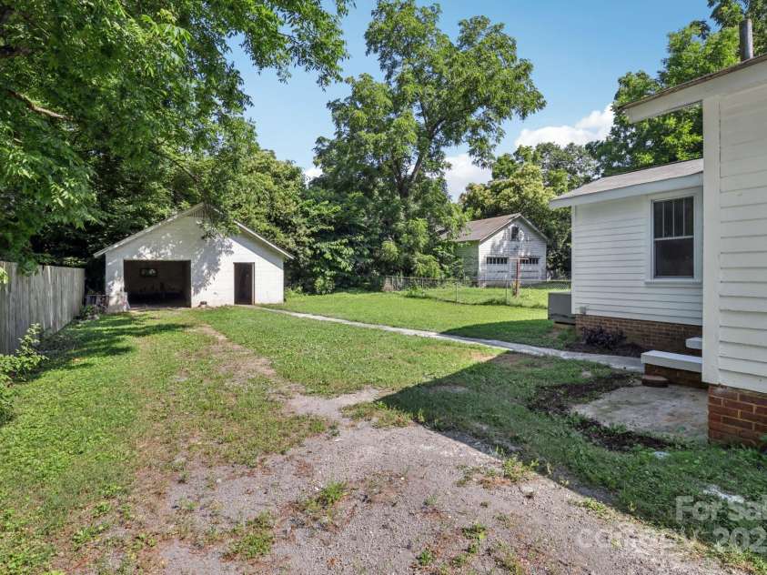 1626 Park Avenue, Albemarle, NC 28001.  MLS# CAR4272488, YatesRealty ID 22855. 