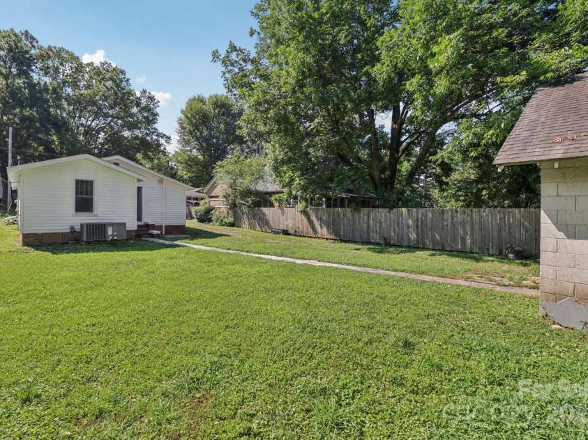 1626 Park Avenue, Albemarle, NC 28001.  MLS# CAR4272488, YatesRealty ID 22855. 