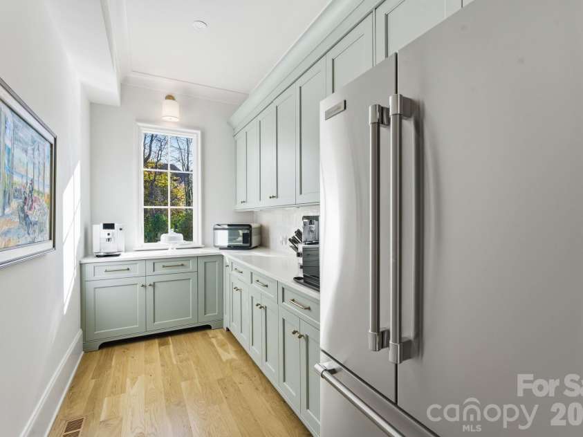 1436 Townes Road, Charlotte, NC 28209.  MLS# CAR4360638, YatesRealty ID 22856. 