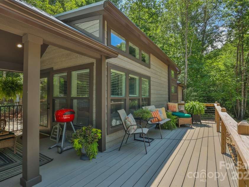 3095 Silversteen Road, Lake Toxaway, NC 28747.  MLS# CAR4269912, YatesRealty ID 22856. Uncovered Porch area