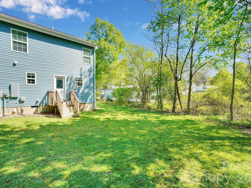 2877 Vale Avenue, Kannapolis, NC 28081.  MLS# CAR4366966, YatesRealty ID 22857. Expand the deck or add a paver patio for more outdoor enjoyment :-)