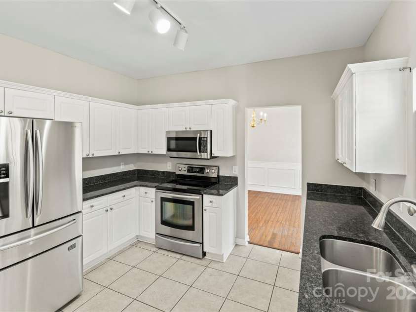 4835 Chesney Street, Concord, NC 28027.  MLS# CAR4307109, YatesRealty ID 22858. Stainless Steel Appliances