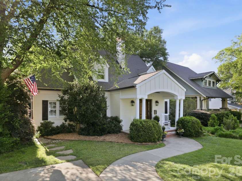 2927 Somerset Drive, Charlotte, NC 28209.  MLS# CAR4372721, YatesRealty ID 22859. 