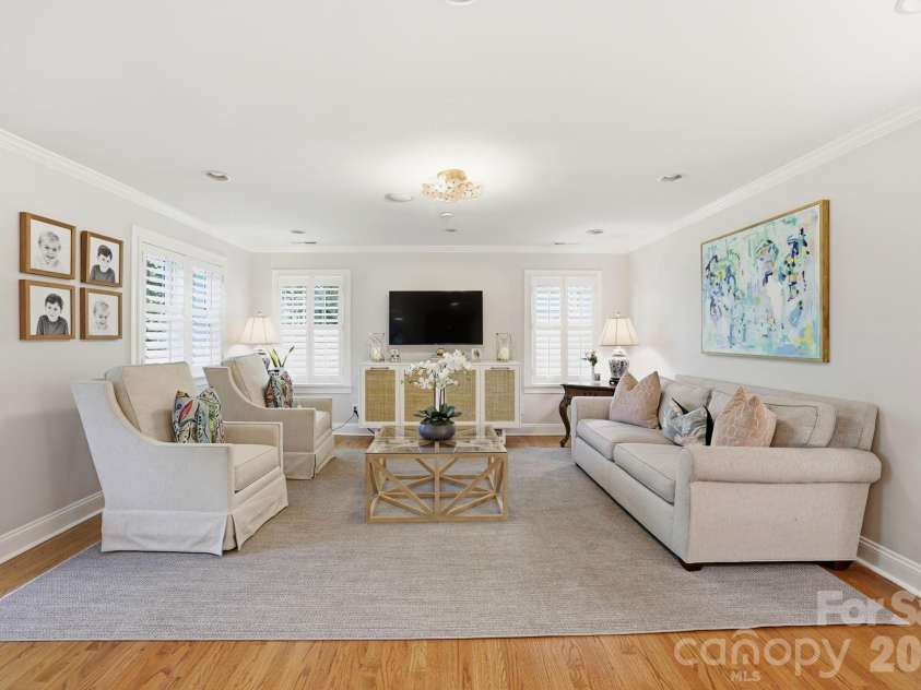 2927 Somerset Drive, Charlotte, NC 28209.  MLS# CAR4372721, YatesRealty ID 22859. 