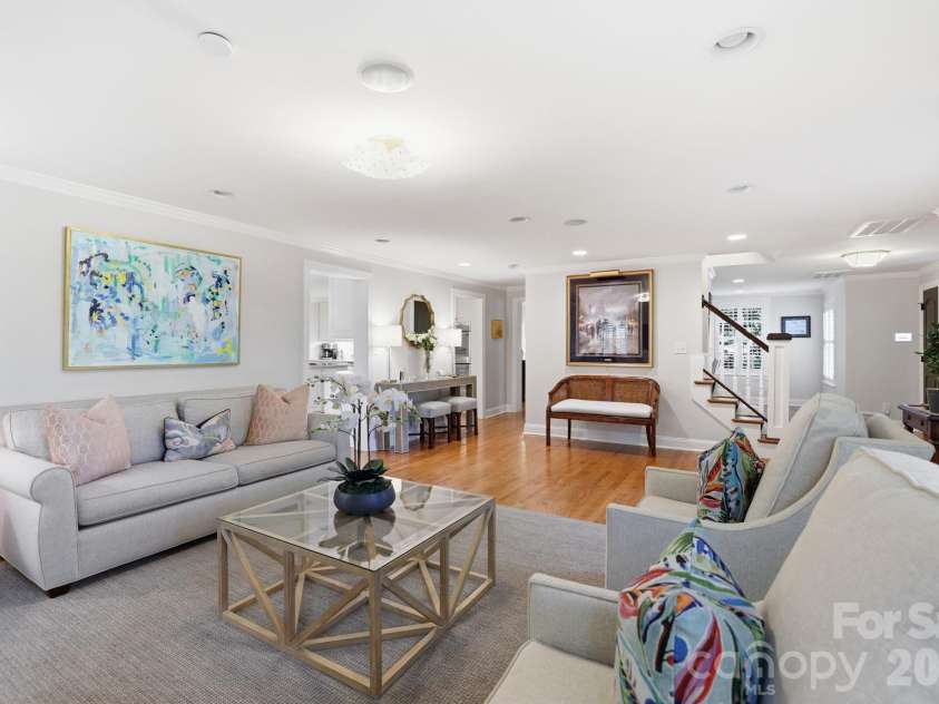 2927 Somerset Drive, Charlotte, NC 28209.  MLS# CAR4372721, YatesRealty ID 22859. 