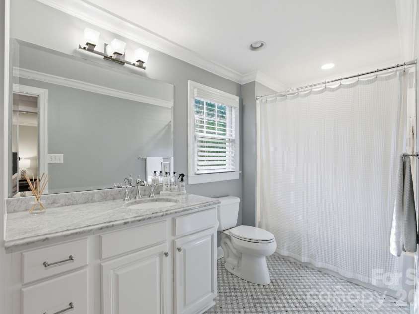 2927 Somerset Drive, Charlotte, NC 28209.  MLS# CAR4372721, YatesRealty ID 22859. 