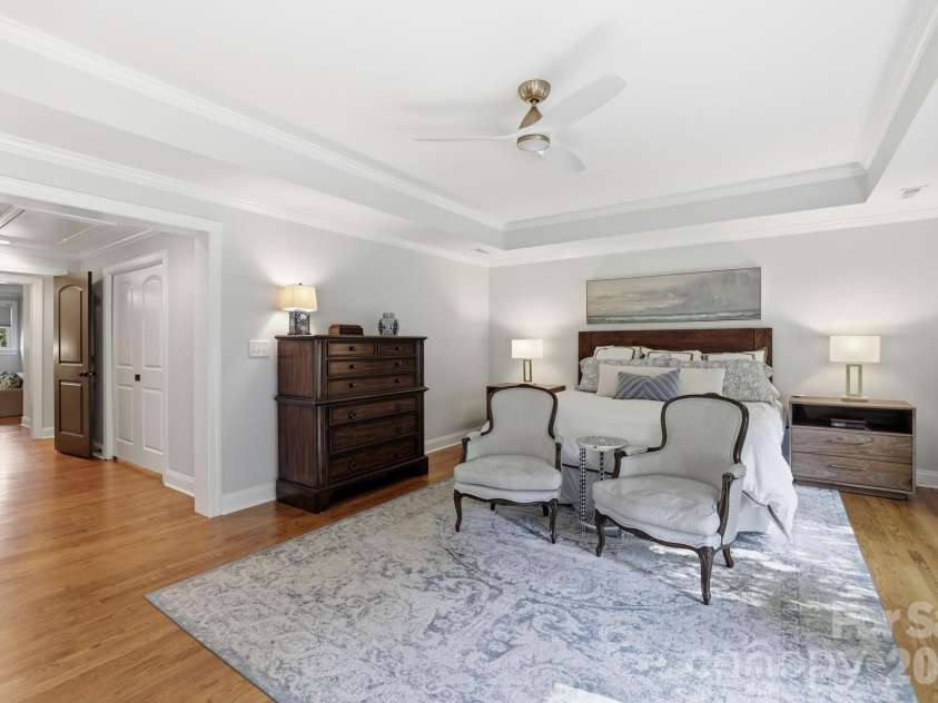 2927 Somerset Drive, Charlotte, NC 28209.  MLS# CAR4372721, YatesRealty ID 22859. 