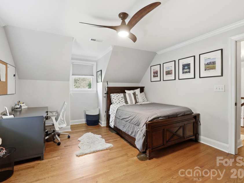 2927 Somerset Drive, Charlotte, NC 28209.  MLS# CAR4372721, YatesRealty ID 22859. 