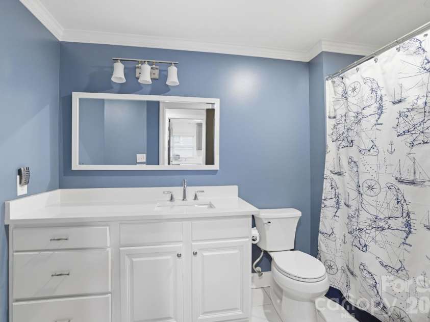 2927 Somerset Drive, Charlotte, NC 28209.  MLS# CAR4372721, YatesRealty ID 22859. 