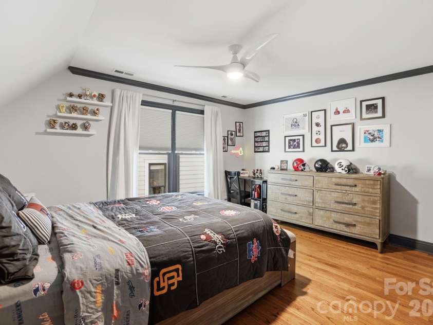 2927 Somerset Drive, Charlotte, NC 28209.  MLS# CAR4372721, YatesRealty ID 22859. 
