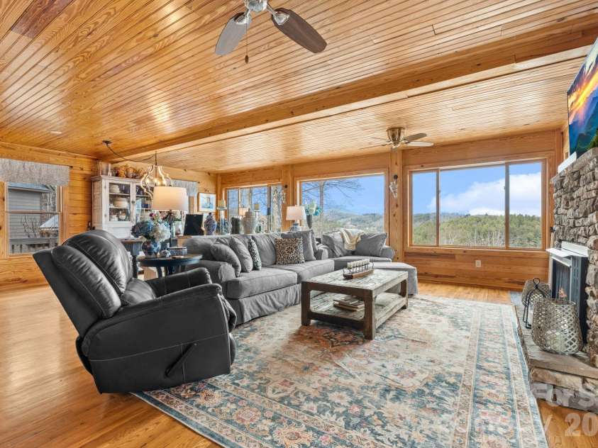560 Falcon Ridge Drive, West Jefferson, NC 28694.  MLS# CAR4349522, YatesRealty ID 2286. 
