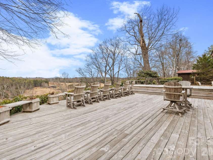 560 Falcon Ridge Drive, West Jefferson, NC 28694.  MLS# CAR4349522, YatesRealty ID 2286. 
