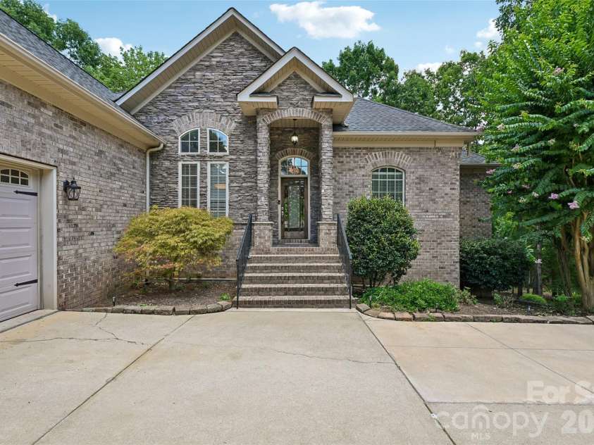 304 Catawba Crest Lane, Clover, SC 29710.  MLS# CAR4381723, YatesRealty ID 22860. 