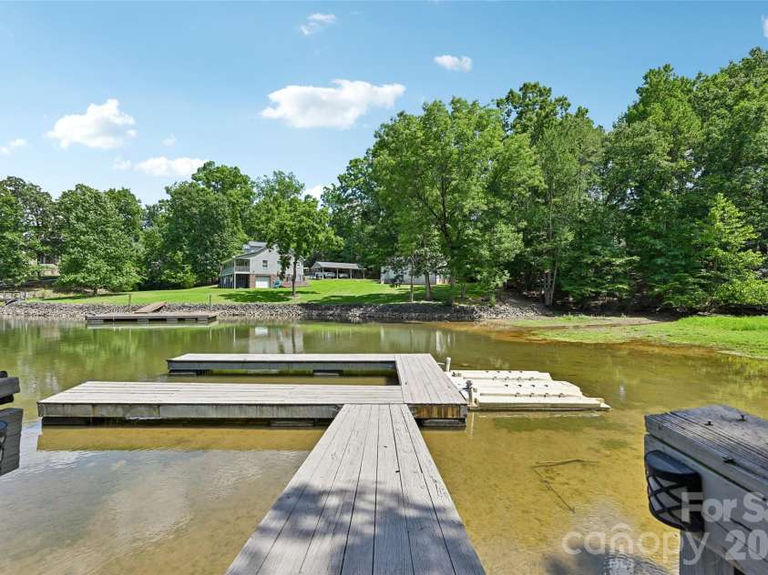 304 Catawba Crest Lane, Clover, SC 29710.  MLS# CAR4381723, YatesRealty ID 22860. 