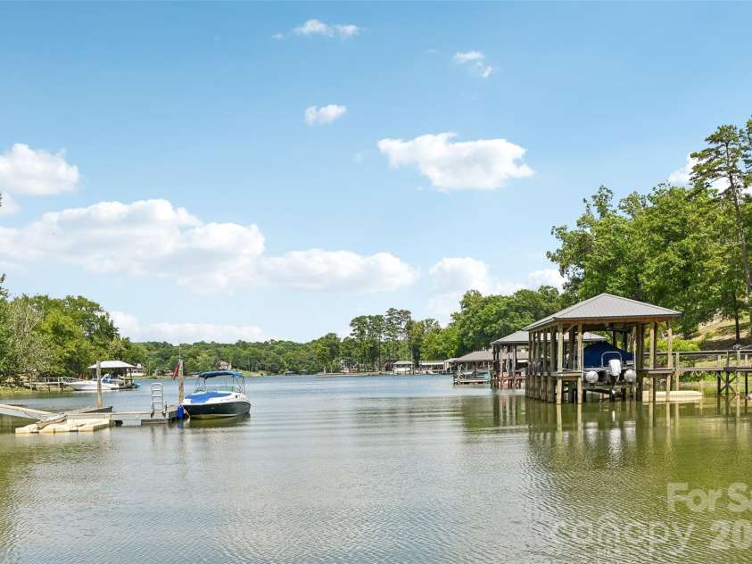 304 Catawba Crest Lane, Clover, SC 29710.  MLS# CAR4381723, YatesRealty ID 22860. 