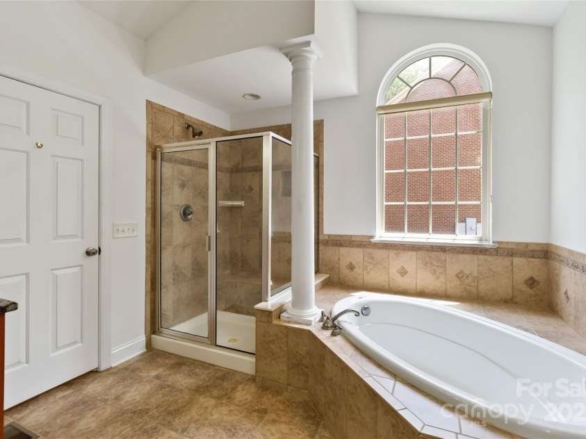 7302 Yellowhorn Trail, Waxhaw, NC 28173.  MLS# CAR4245057, YatesRealty ID 22861. Primary Bathroom