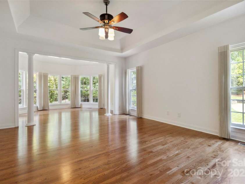 7302 Yellowhorn Trail, Waxhaw, NC 28173.  MLS# CAR4245057, YatesRealty ID 22861. Wonderful Priimary on main floor with sitting room with newly added hardwood floors