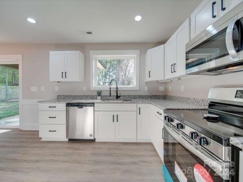 40 Ridgecrest Avenue, Peachland, NC 28133.  MLS# CAR4188767, YatesRealty ID 22862. 