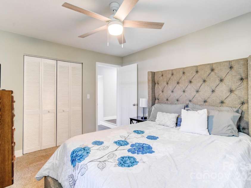 51 Alfson Circle, Hendersonville, NC 28792.  MLS# CAR4264080, YatesRealty ID 22863. 