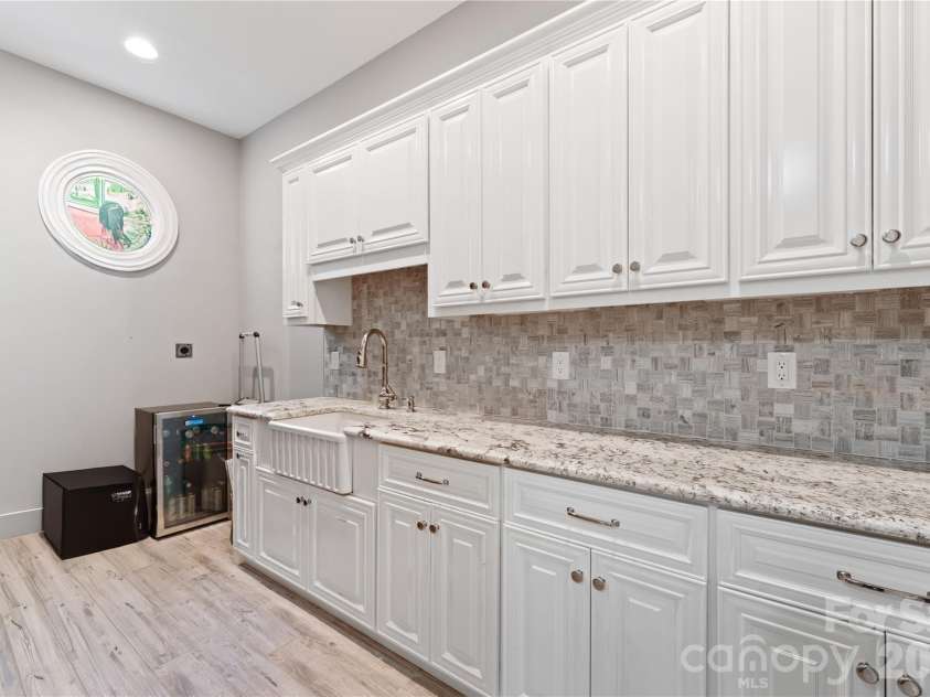 5511 Carmel Road, Charlotte, NC 28226.  MLS# CAR4382196, YatesRealty ID 22864. 