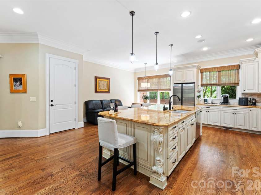 5511 Carmel Road, Charlotte, NC 28226.  MLS# CAR4382196, YatesRealty ID 22864. 
